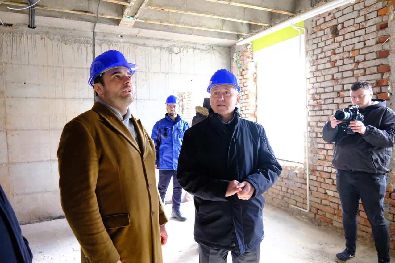 Branko Bačić posjetio je Dom zdravlja SMŽ i njegov privremeni objekt