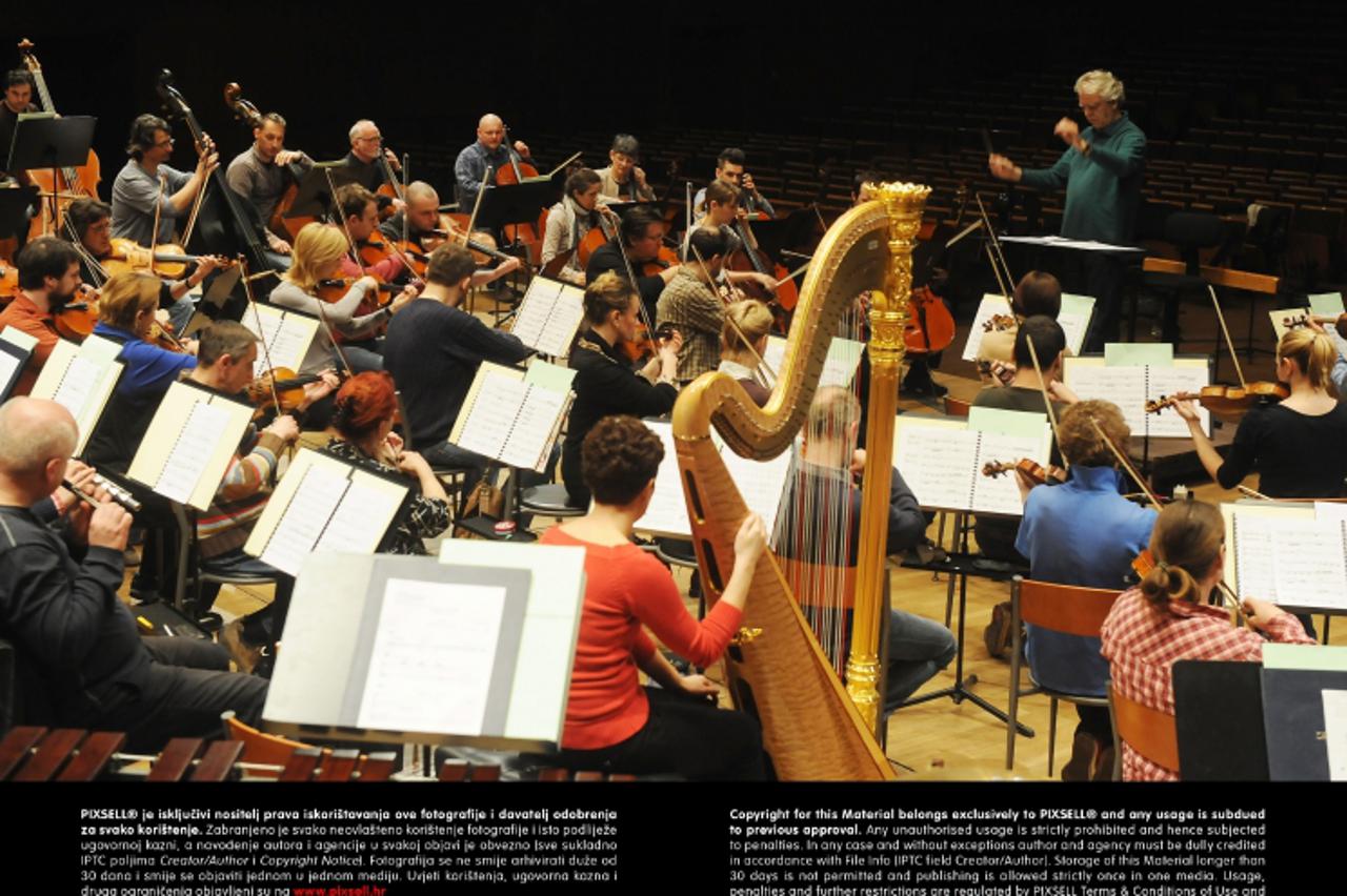 '09.04.2013., Zagreb - U velikoj dvorani Vatroslava Lisinskog odrzana je proba Zagrebacke filharmonije za koncert na Muzickom biennaleu.  Photo: Davor Visnjic/PIXSELL'