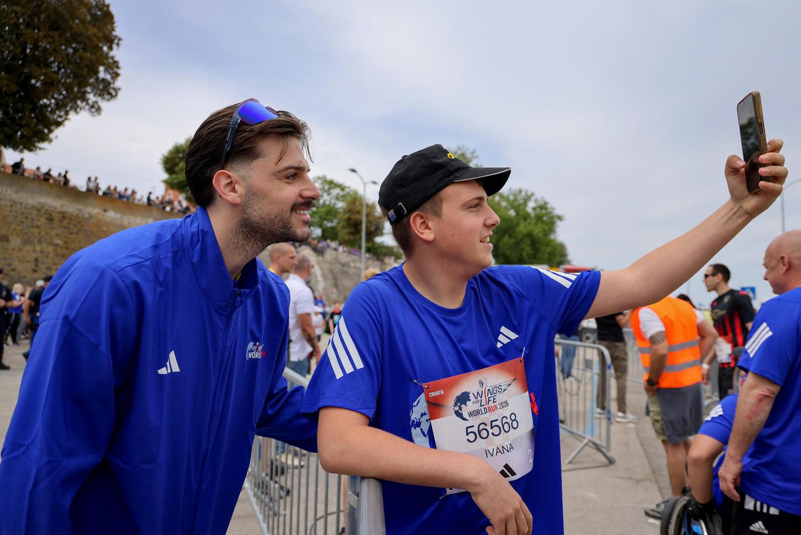 Među sudionicima bili su i poznati sportaši, uključujući hrvatskog rukometaša Filipa Glavaša, a događaj je privukao velik broj građana i navijača koji su uz stazu bodrili trkače.