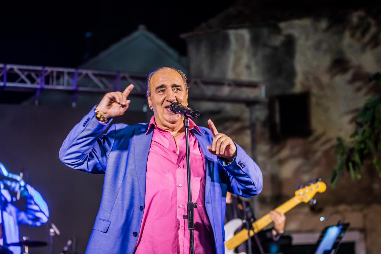 Vrgorac: Mladen Grdović održao je koncert nakon Biklijade