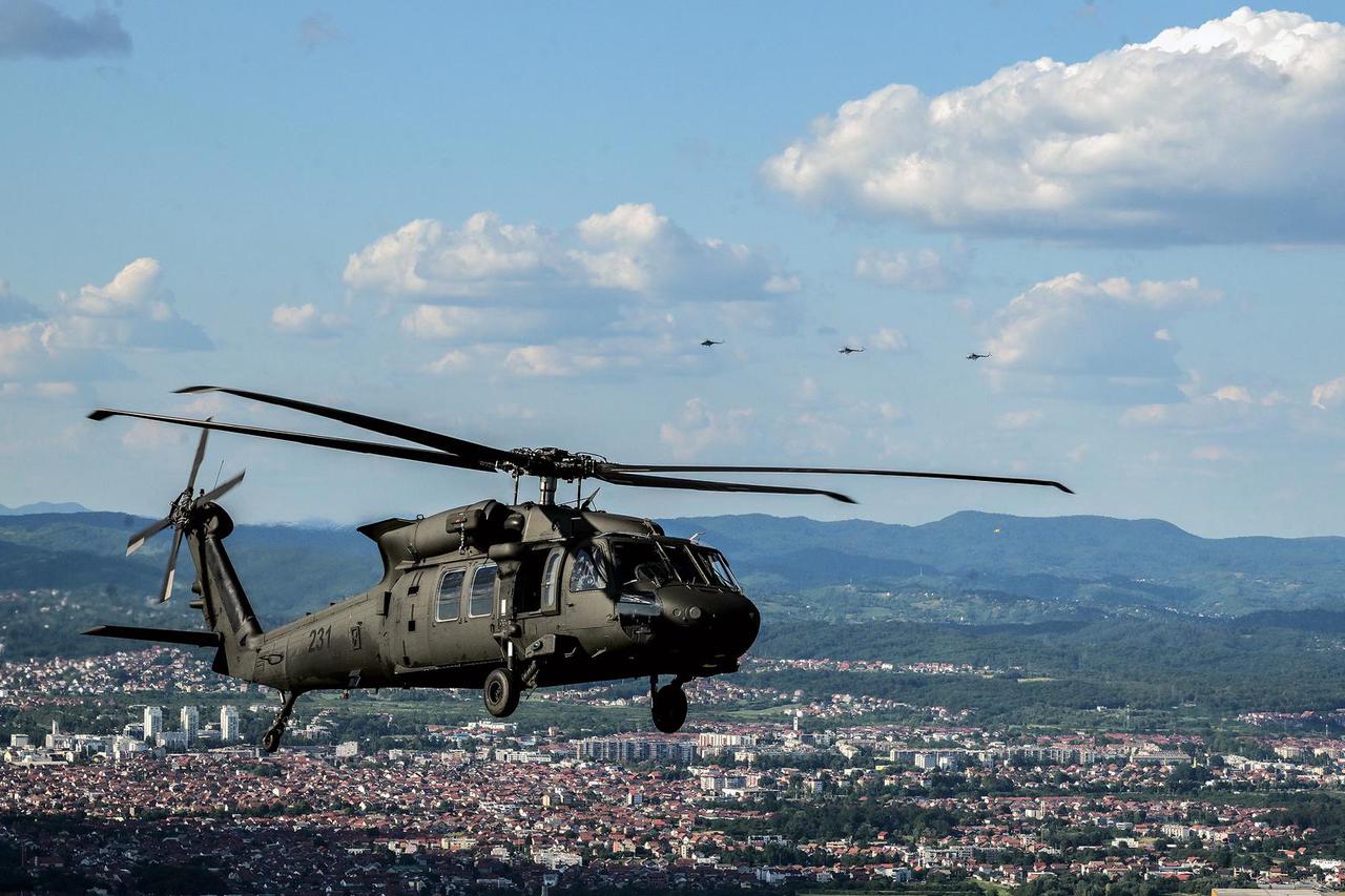 Generalna proba letjelica Hrvatskog ratnog zrakoplovstva za vojni mimohod
