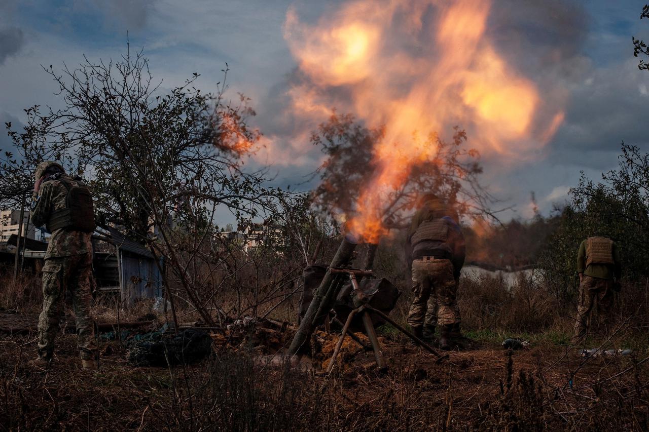 storyeditor/2022-11-11/2022-11-07T154709Z_1095943793_RC23HX9R6CJ9_RTRMADP_3_UKRAINE-CRISIS-BAKHMUT.JPG