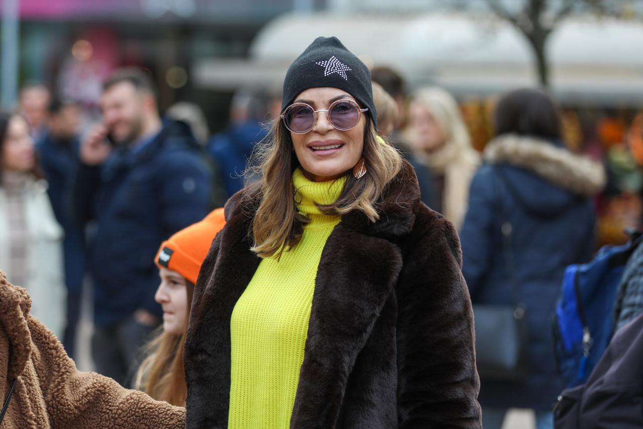 Zagreb: Ana Sasso u šetnji gradom
