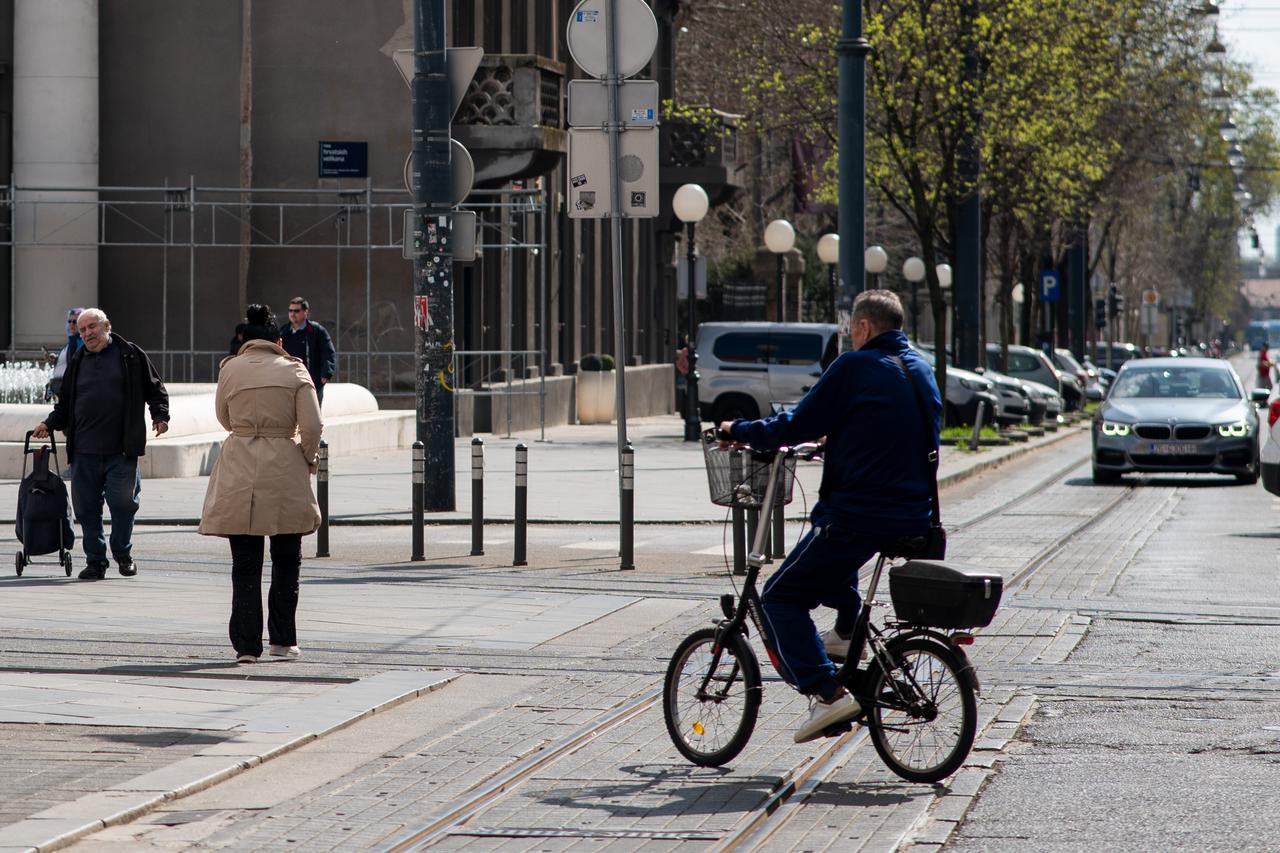 Sunce izmamilo građane na zagrebačke ulice