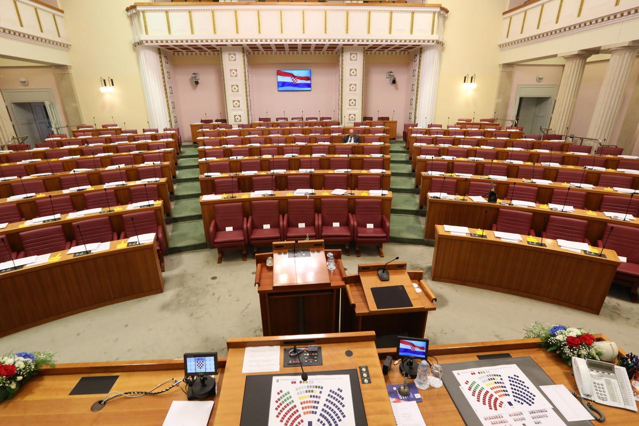 30. svibnja 1990. godine utemeljen je prvi demokratski izabrani Hrvatski sabor