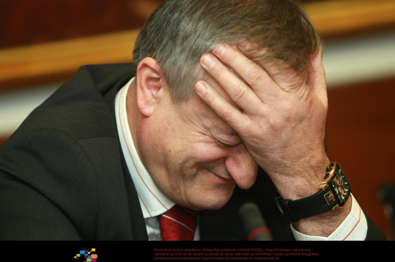 '28.01.2011., Gradsko poglavarstvo, Zagreb - Milan Bandic na konferenciji za javnost nakon povratka iz Rusije. Mate Kraljevic Photo: Sanjin Strukic/PIXSELL'