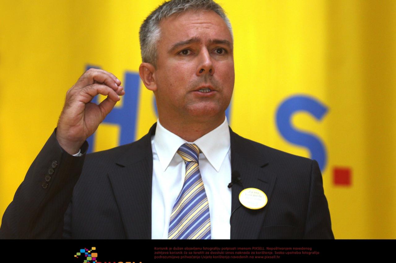 \'09.10.2011., Zagreb - HSLS je u Novinarskom domu predstavio svoj gospodarski program,  Darinko Kosor.  .  Photo: Zarko Basic/PIXSELL\'