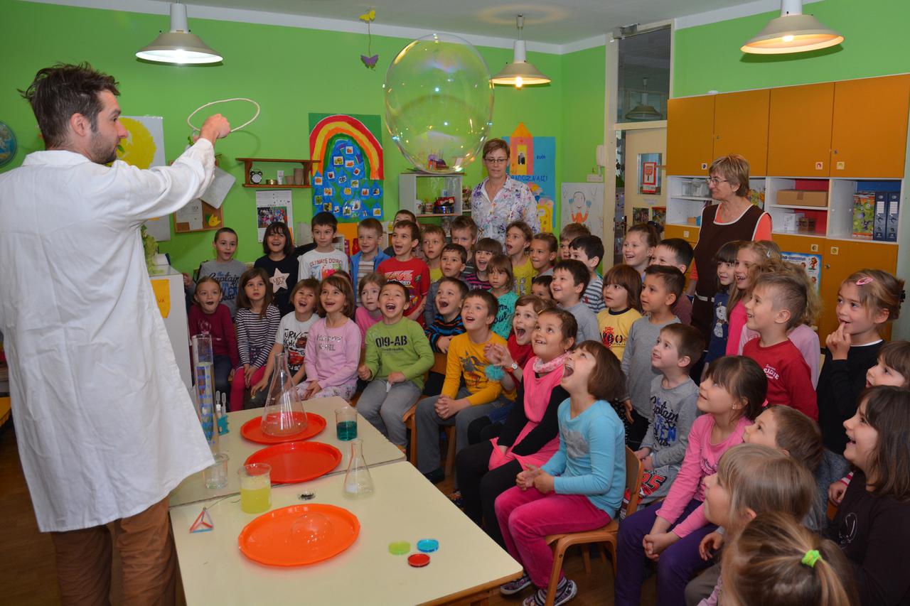 DKS_56136944 05.05.2016., Sisak - U objektu Pcelica Djecjeg vrtica Sisak Stari uskoro ce zapoceti radovi na uredjenju dvorista u sklopu DOP projekta Radostan kutic za nas vrtic.  Photo: Nikola Cutuk/PIXSELL