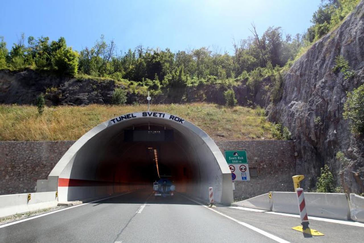 Tunel Sveti Rok