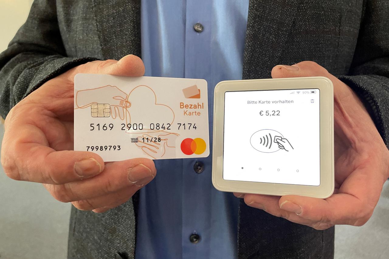 Germany plans to install an electronic cash system for migrants