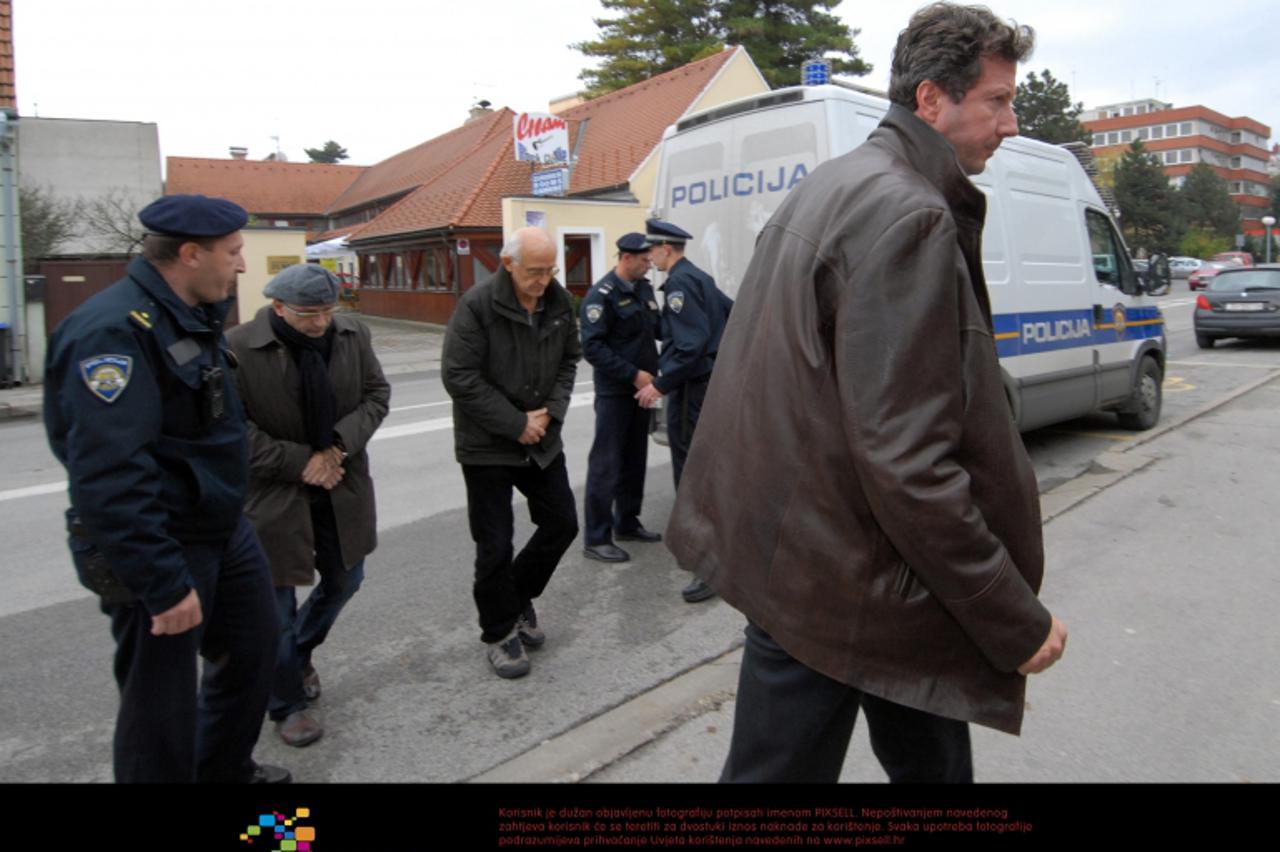 '20.10.2010. Zupanijski sud, Varazdin - U uskokovoj akciji Ordinacija uhiceno je petero djelatnika odjela za ginekologiju u Varazdinu. Na Istrazni sud privedeni su doktori Oskar Kirchbaum, Davor Fara 