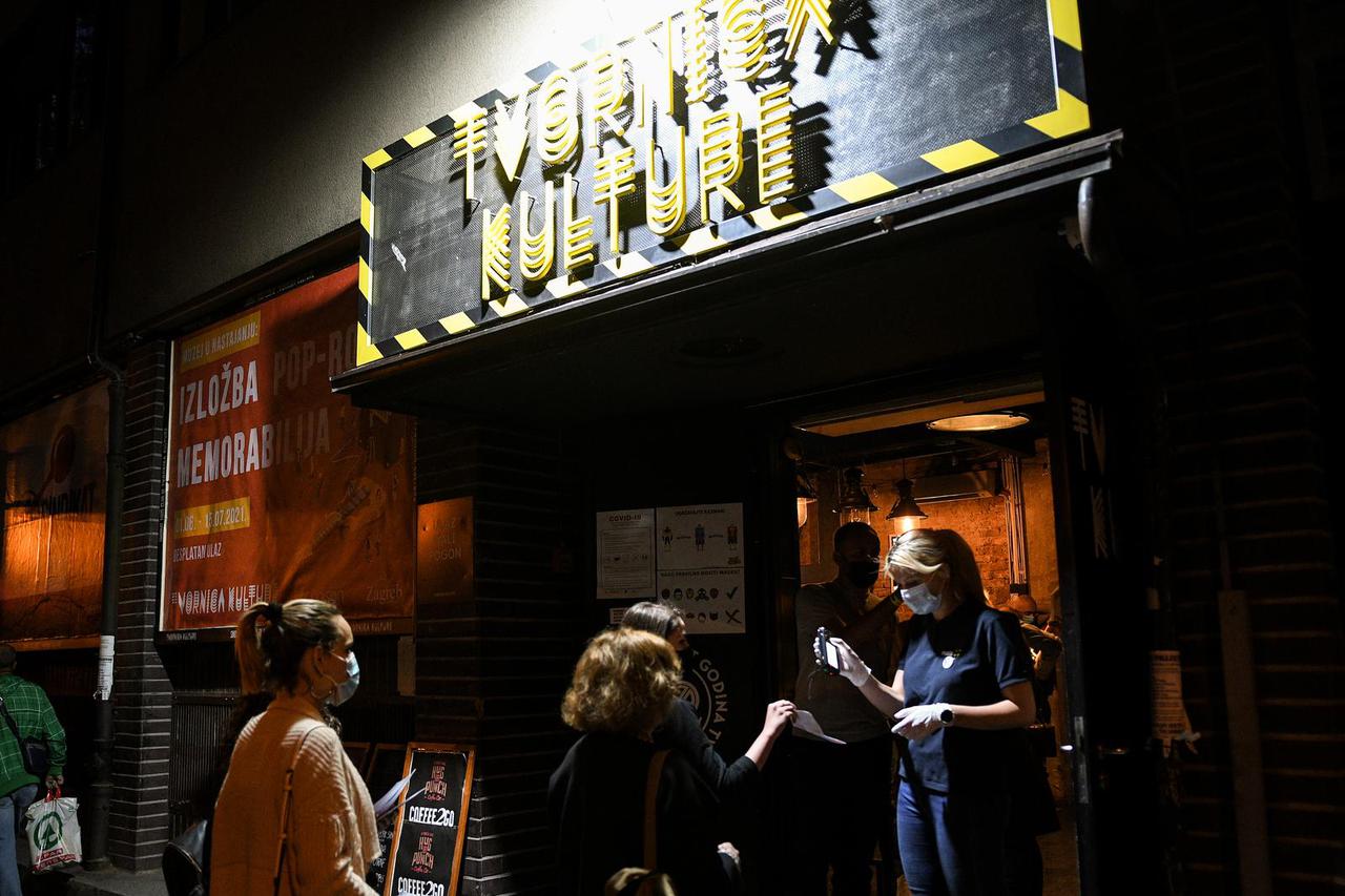 Zagreb: Vinko Ćemeraš održao koncert u Tvornici kulture