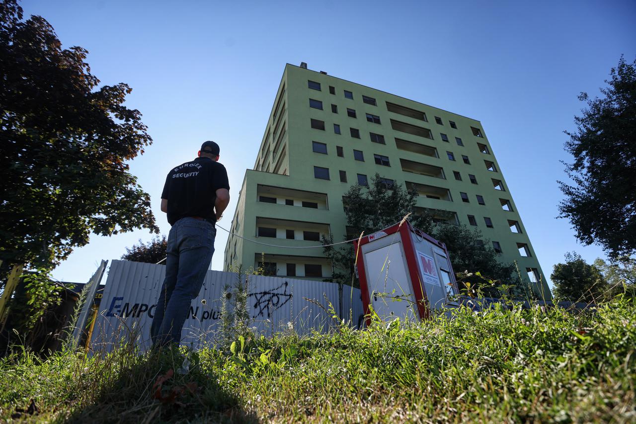 Zagreb: Zgrada između Šišićeve i Sarajevske ulice u Novom Zagrebu