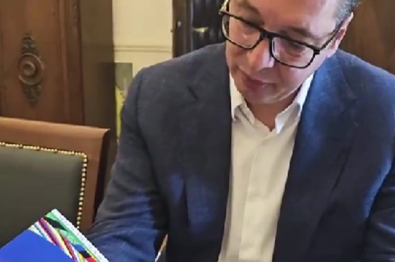 Vučić sličice