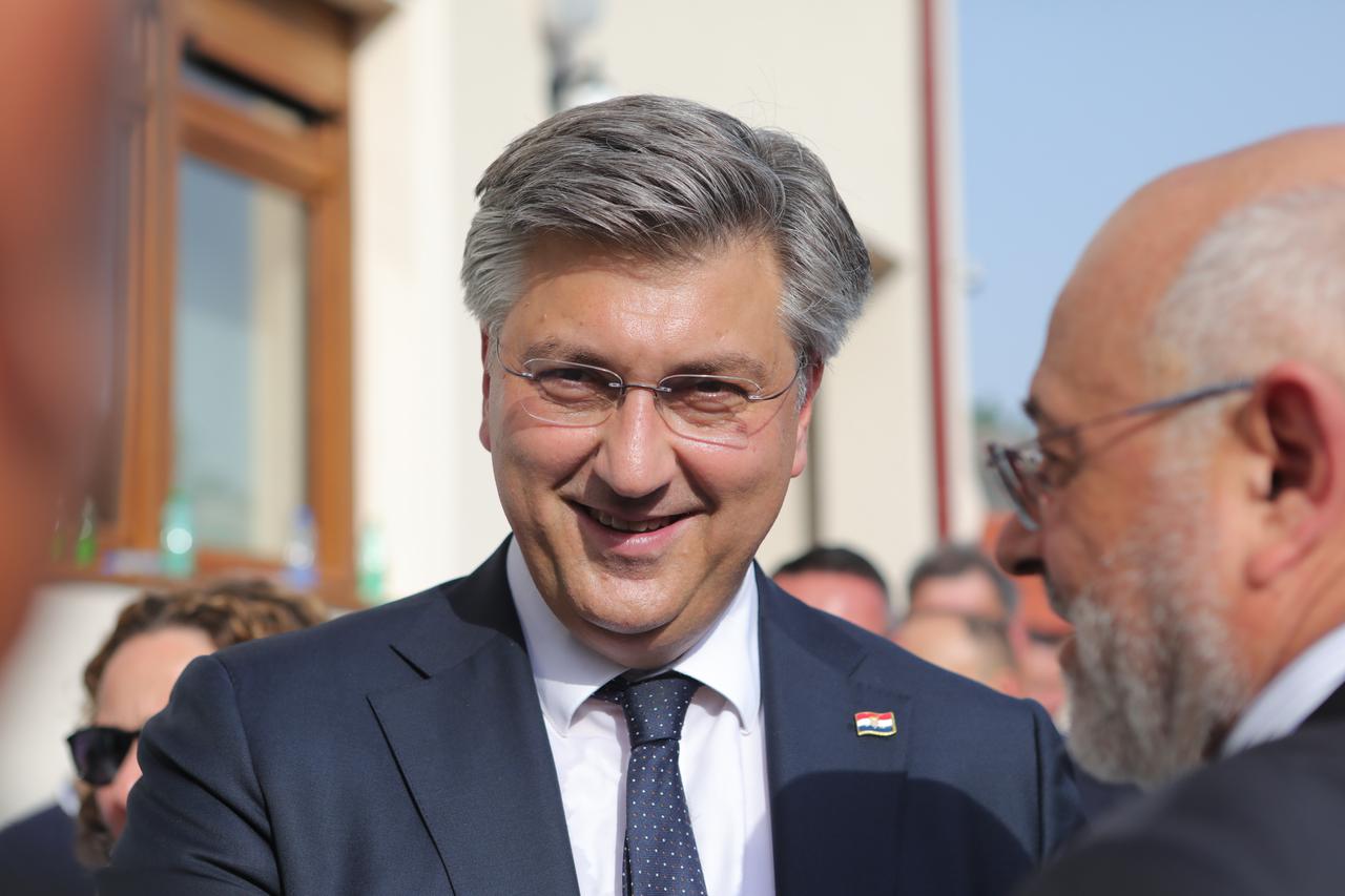 Subotica: Premijer Plenković u nazočnosti srbijanske kolegice Ane Brnabić otvorio novo sjedište hrvatske manjine u Srbiji