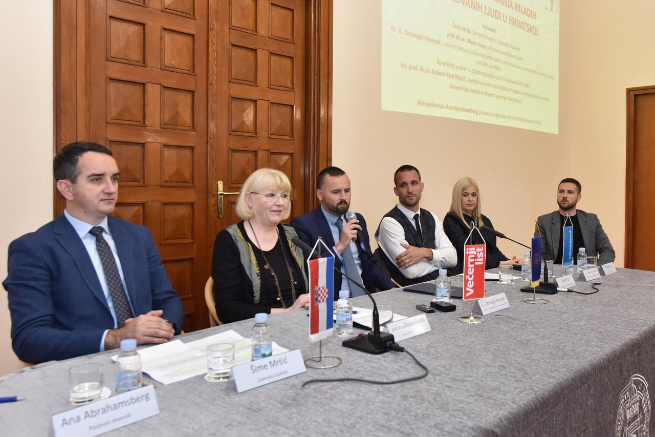 Zadar: Okrugli stol tijekom akcije "Hrvatska pamet Hrvatskoj"