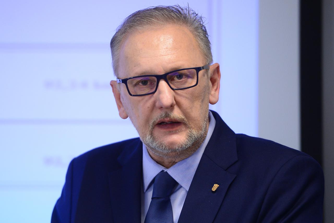 Zagreb: Ministar Božinović predstavio novosti oko registracije vozila