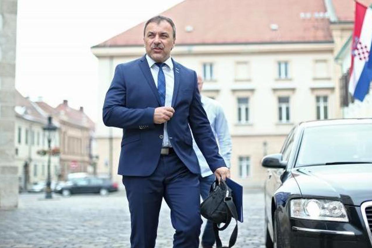 Vlaho Orepić