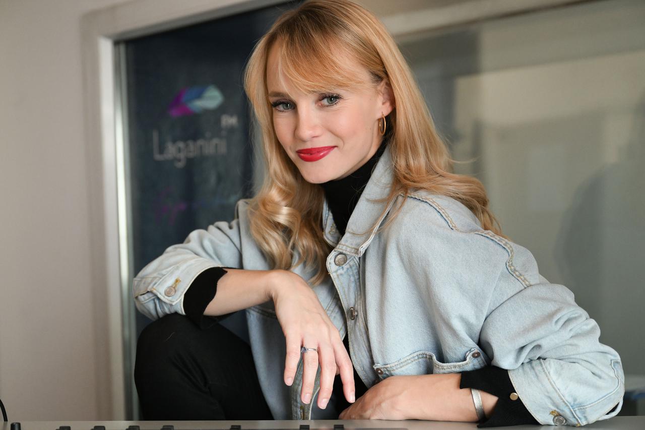 Edina Pršić voditeljica na radiju Laganini