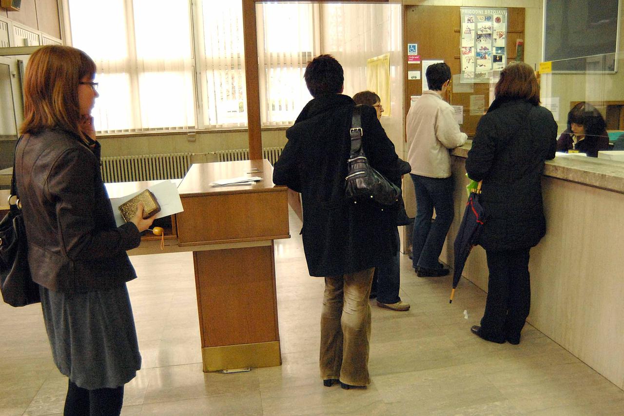 10.11.2009., Cakovec - Ilustracija placanja racuna.  Photo: Vjeran Zganec Rogulja/PIXSELL