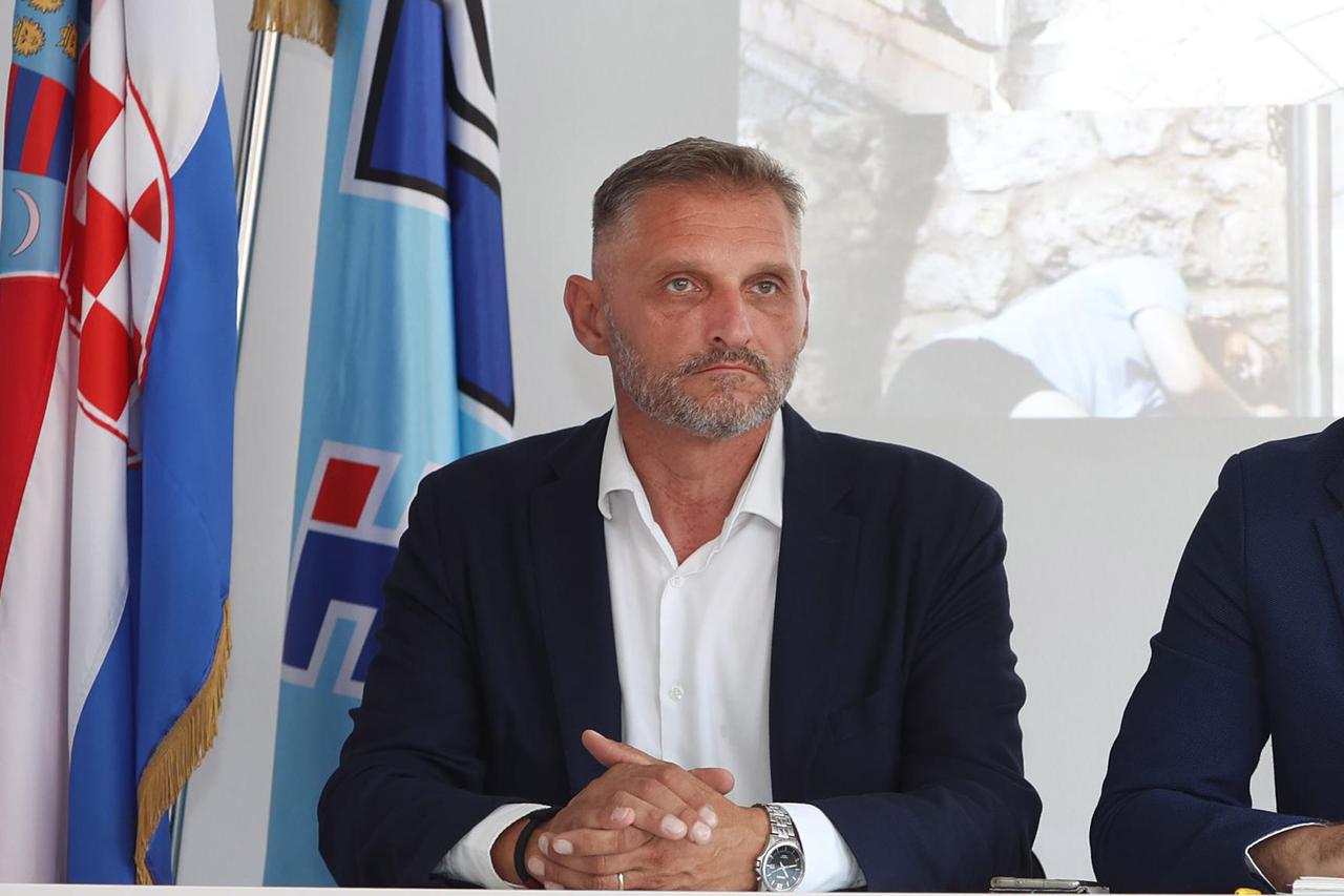 HDZ održao konferenciju povodom razuzdanih turista u SPlitu