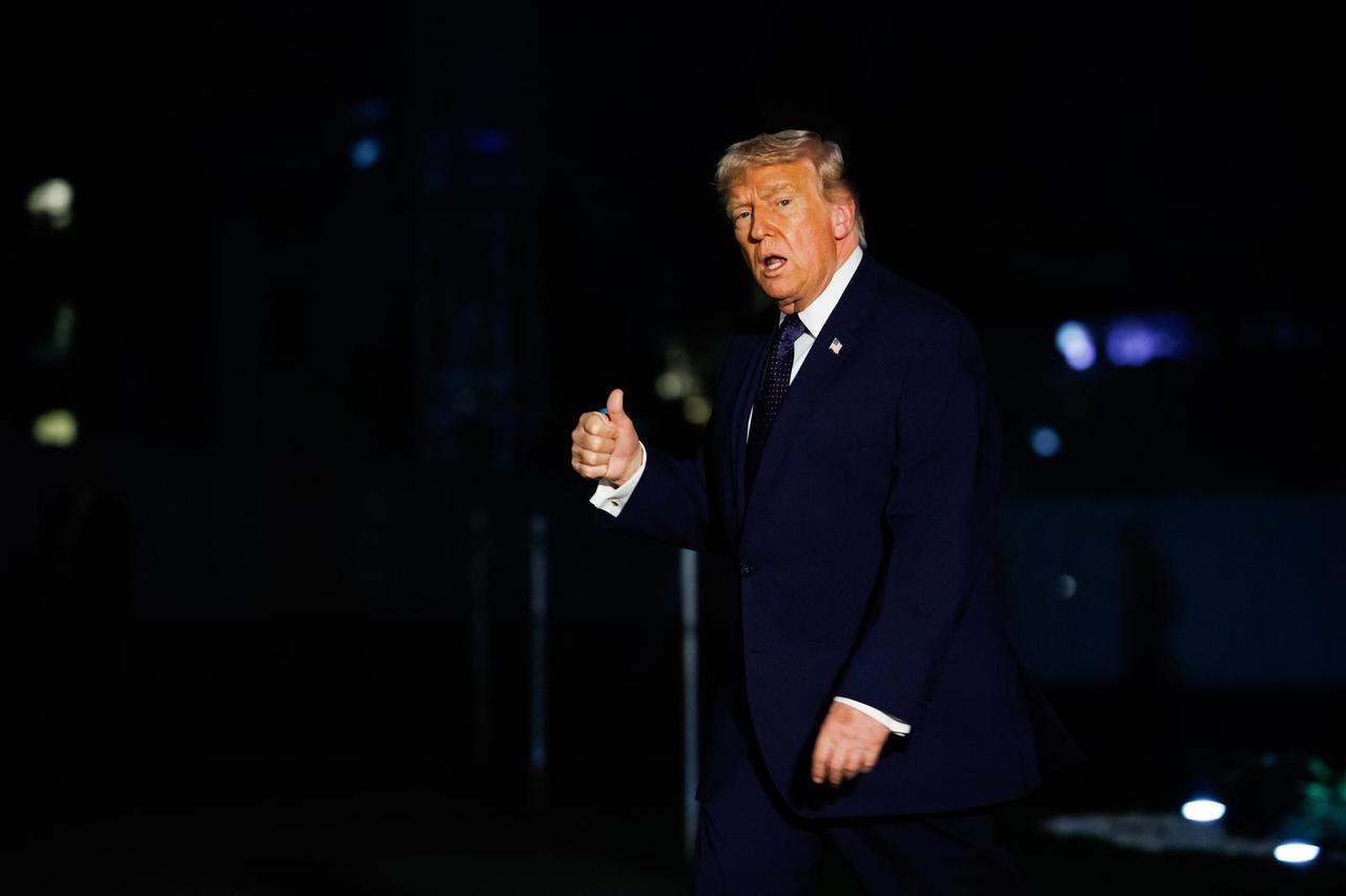 DC: U.S. President Trump Returns to White House