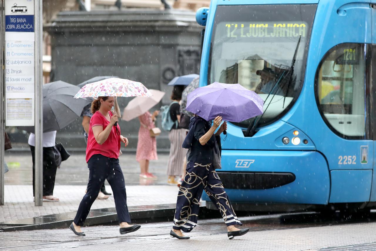 Zagreb: Građane je jutros dočekao pljusak sa povremeno jakim vjetrom