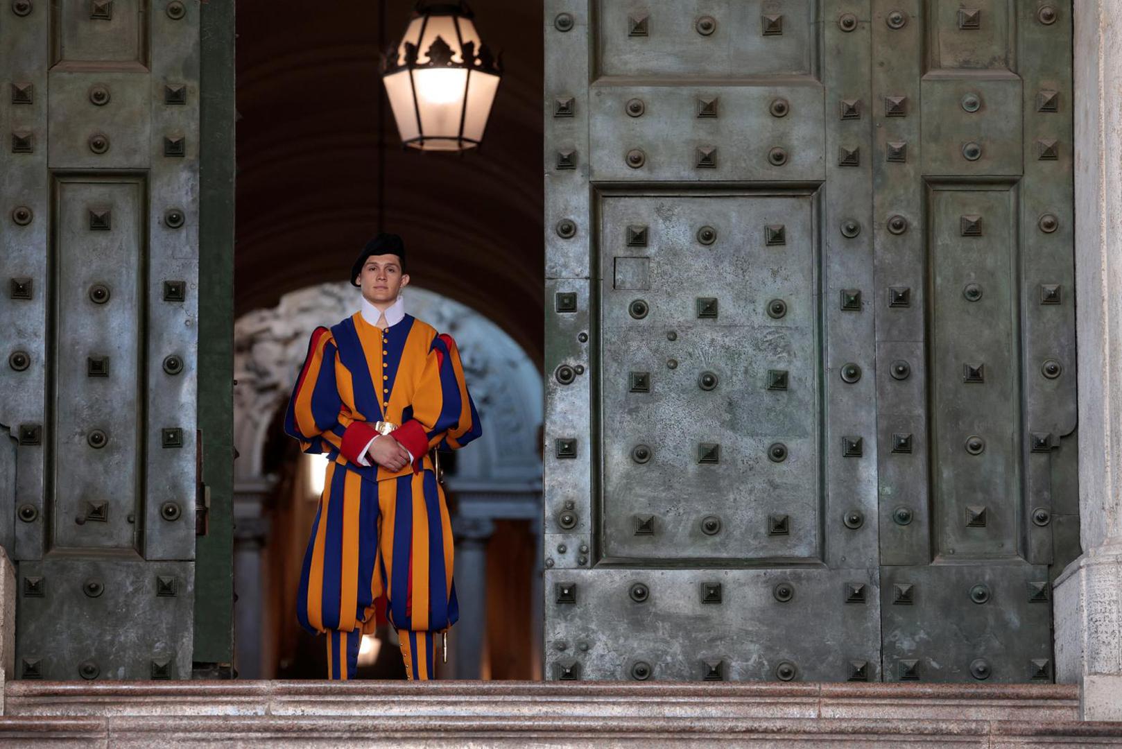 Da bi netko postao pripadnikom Švicarske garde, mora ispuniti stroge uvjete.

