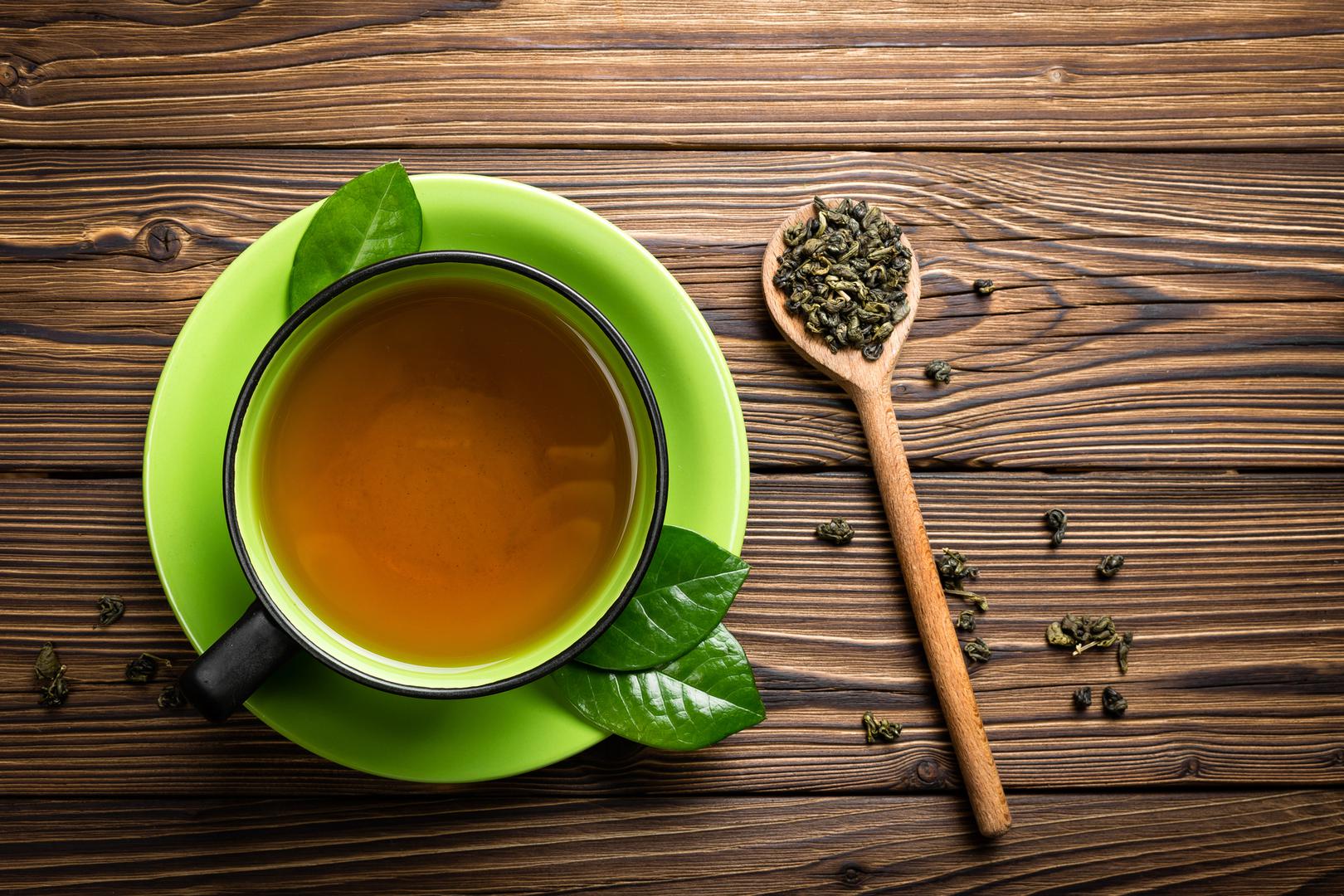 Oolong čaj i bobičasto voće – Idealan obrok za užinu. Oolong čaj idealan je za sagorijevanje kalorija, a bobičasto voće bogato je antioksidansima.