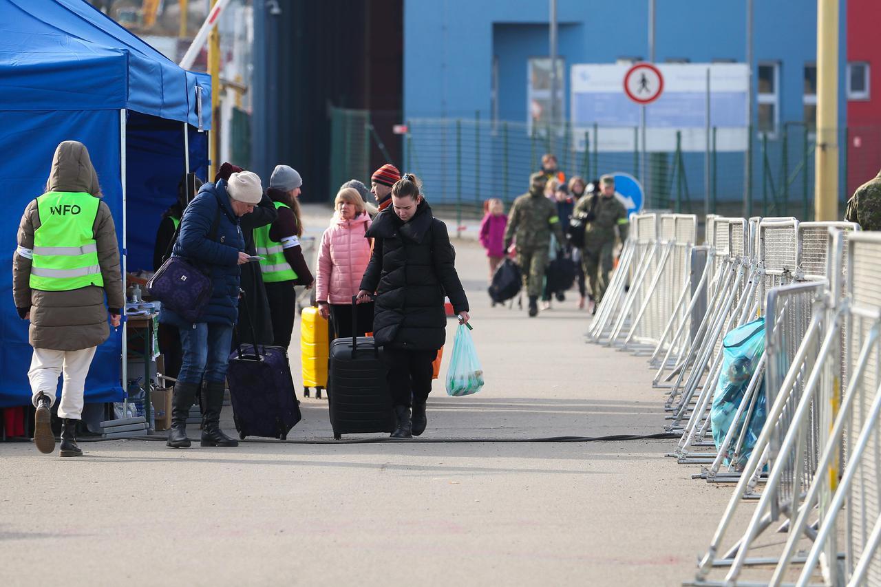 Slovačka: Izbjeglice iz Ukrajine neprestano pristižu na prijelaz Višne Nemecke