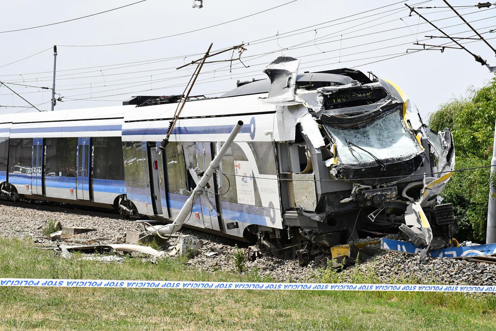 01.07.2025., Donji Andrijevci - Sudar vlaka i teretnog vozila na pruznom prijelazu bez rampe Trnavackoj ulici u Donjim Andrijevcima. Ima tesko ozlijedjenih. Photo: Ivica Galovic/PIXSELL