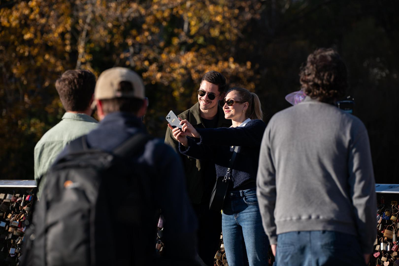 Apetitlih pokazuje kako spoj povijesti, kulinarstva i osobnih priča može fascinirati i osvojiti publiku. Gledatelji s nestrpljenjem iščekuju svaku novu epizodu, nadahnuti ne samo receptima, već i pričama koje ih. Serijal potvrđuje da dobro pripovijedanje i pažljivo odabrani okusi mogu publici ponuditi toplo i nezaboravno putovanje kroz vrijeme i tradiciju..