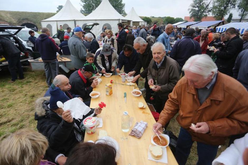 Međunarodni praznik rada proslavljen na lijevoj obali Drave uz tradicionalnu podjelu graha