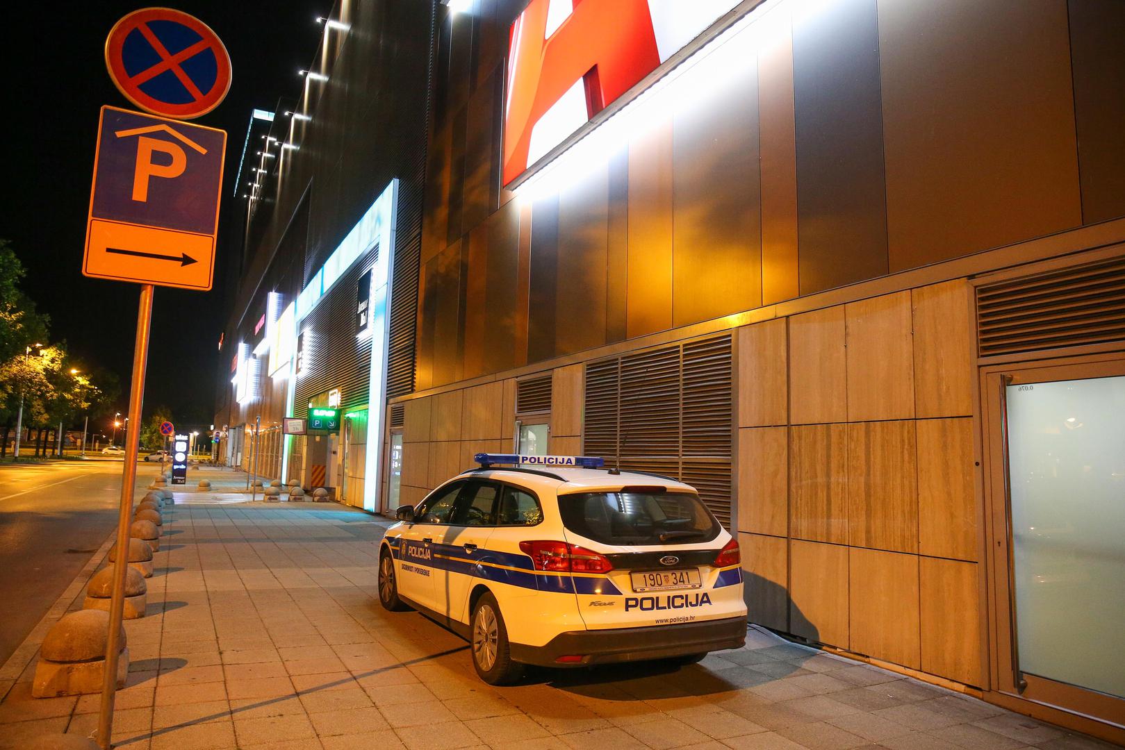 15.06.2022., Zagreb - Pronadjeno tijelo u shoping centru Avenue Mall. Policija trenutno provodi ocevid.  Photo: Matija Habljak/PIXSELL
