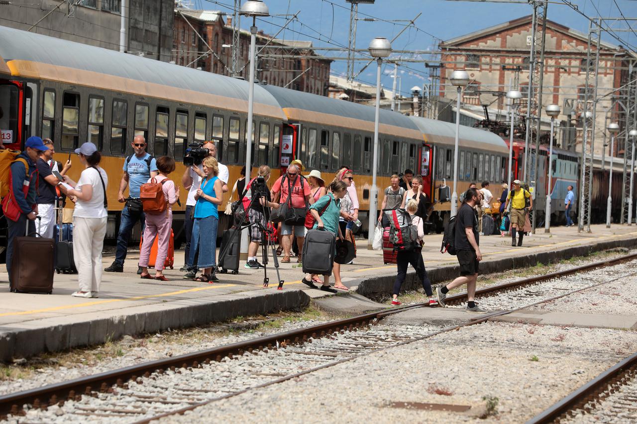 Regiojetov vlak sa turistima iz Češke stigao na riječki kolodvor