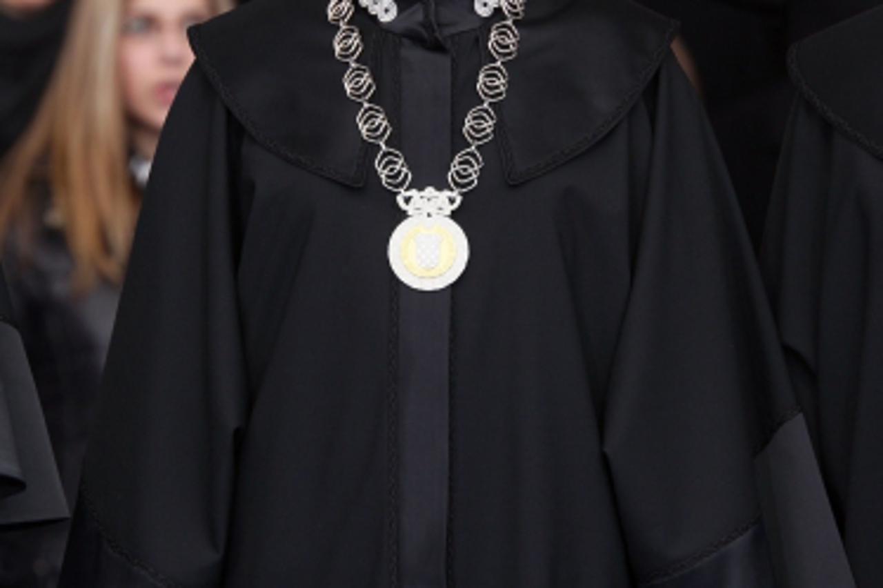 '18.02.2010., Zagreb - Ivo Josipovic danas je nesto iza 12 sati na Trgu sv. Marka svecano prisegnuo za treceg hrvatskog predsjednika i time zapoceo petogodisnji mandat. Pred predsjednicom Ustavnoga su