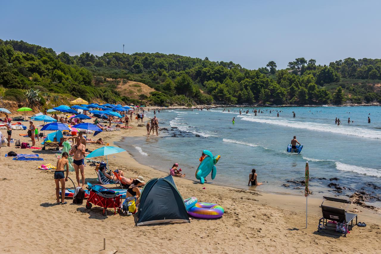 Lumbarda: Pjesčana plaža Pržina na južnoj strani Korčule 