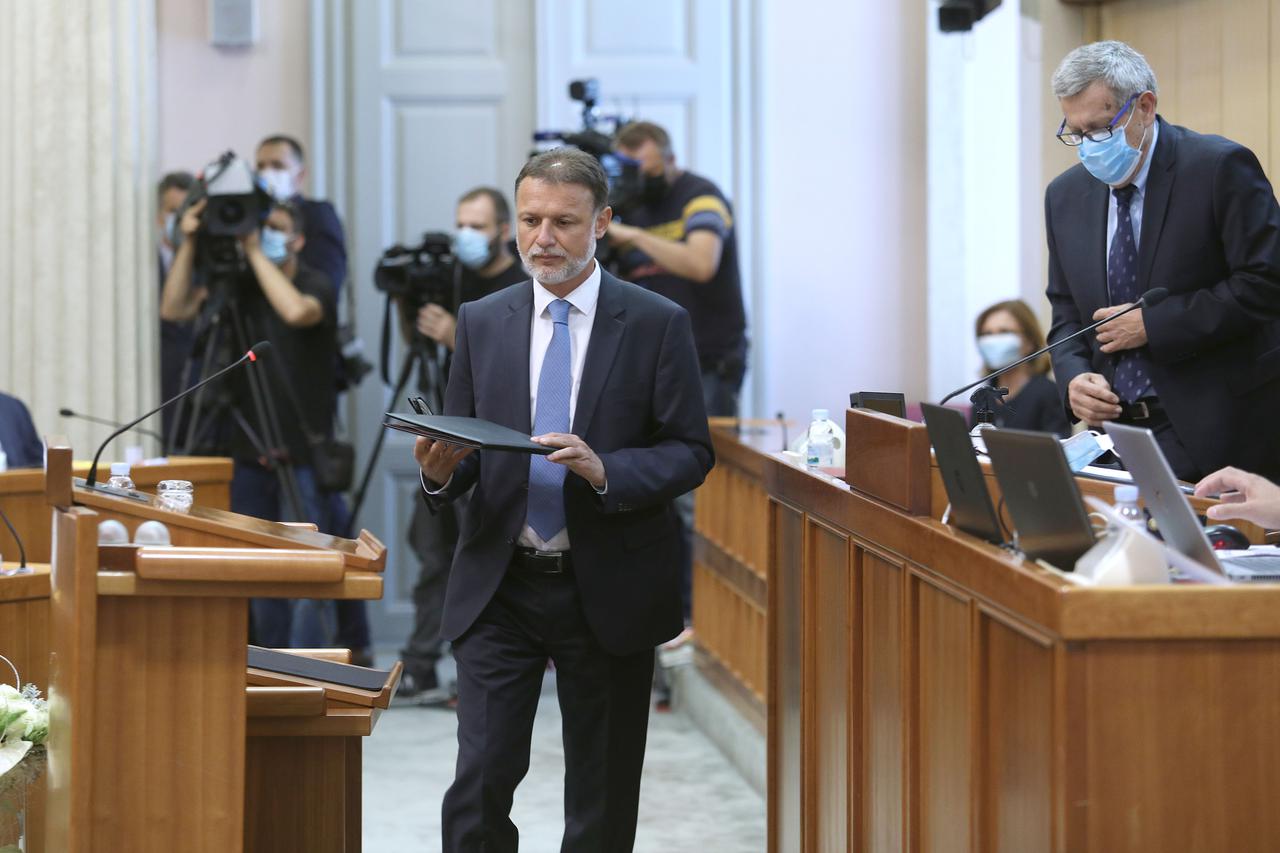 Zagreb: Pozdravni govor Gordana Jandrokovića i himna na konstituirajućoj sjednici