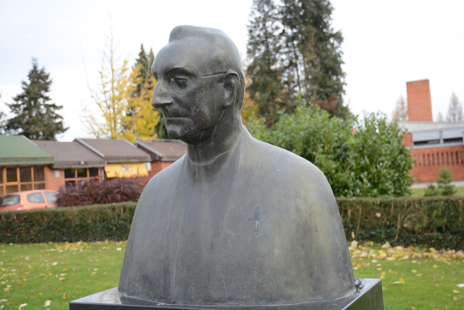 ...od Splita, Bjelovara i Virovitice, preko Bibinja i Runovića, sve do kninske tvrđave koja ima povijesnu važnost u Domovinskom ratu. 