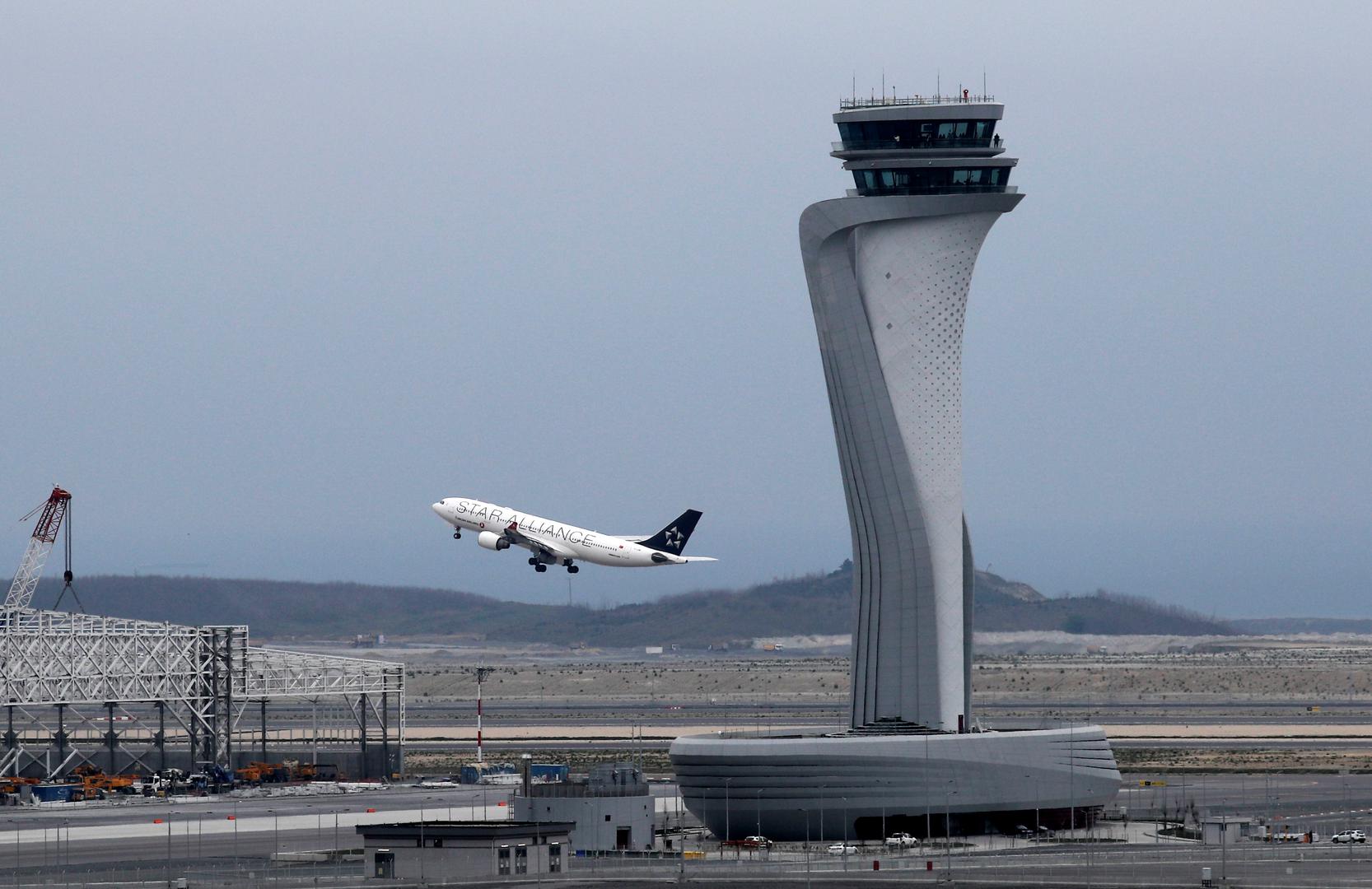 Zračna luka Ataturk u Istanbulu, koja se smatrala jednom od najprometnijih zračnih luka u svijetu sa 70 milijuna putnika godišnje, prestala je s radom 6. travnja, a svi komercijalni letovi prebačeni su na novu međunarodnu zračnu luku u Turskoj, Aerodrom Istanbul.
