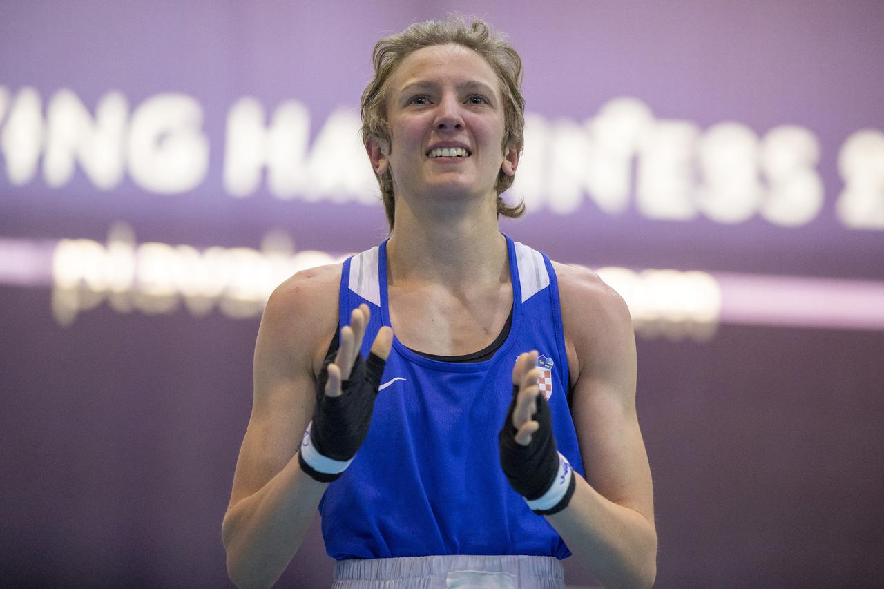 Poreč: Nikolina Ćaćić pobijedila je Ukrajinku na Europskom prvenstvu u boksu