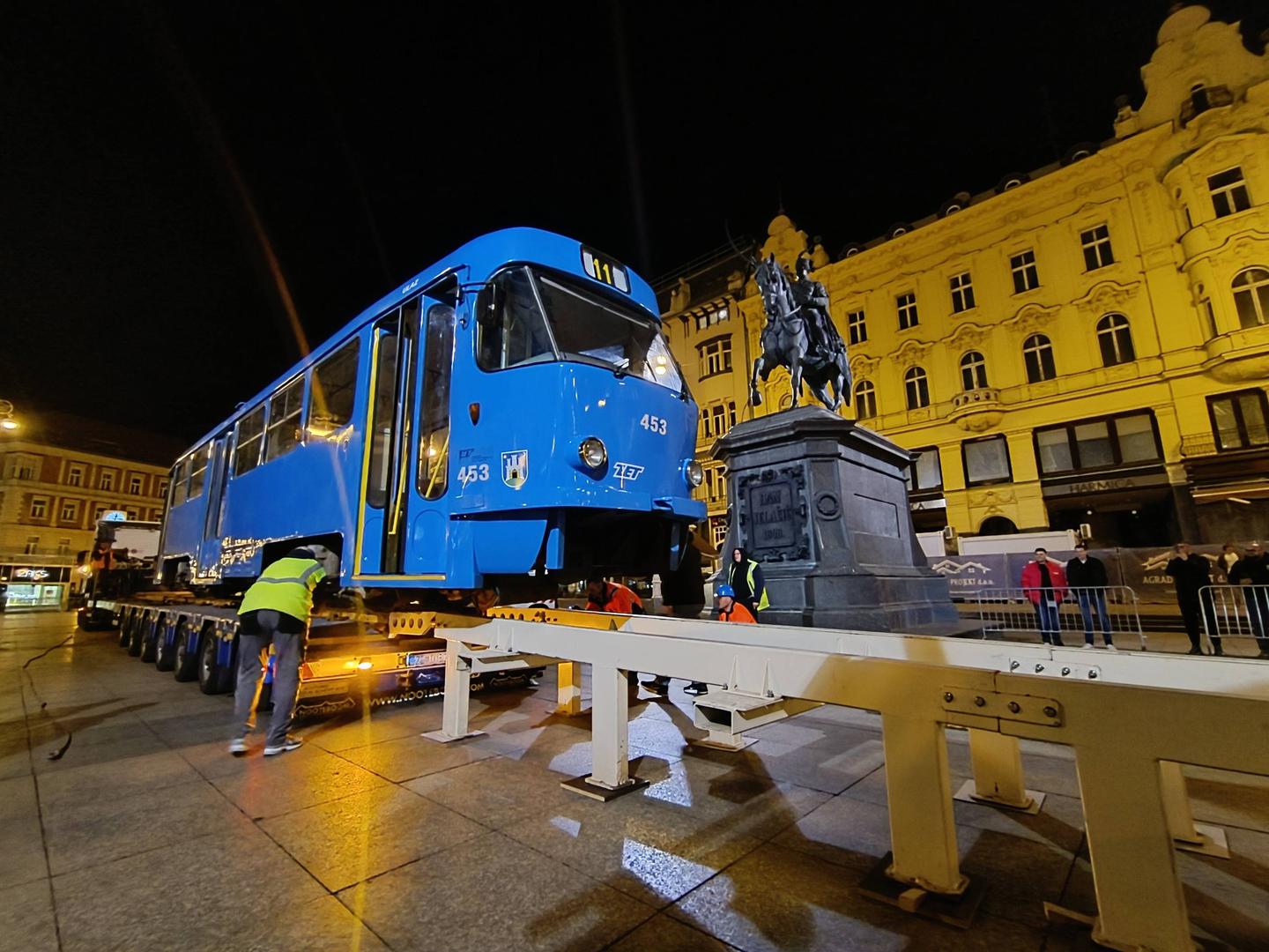 Jedan od prepoznatljivih simbola Zagreba, bit će pretvoren u svjetleću vremensku kapsulu ispunjenu bijelim balonima. 