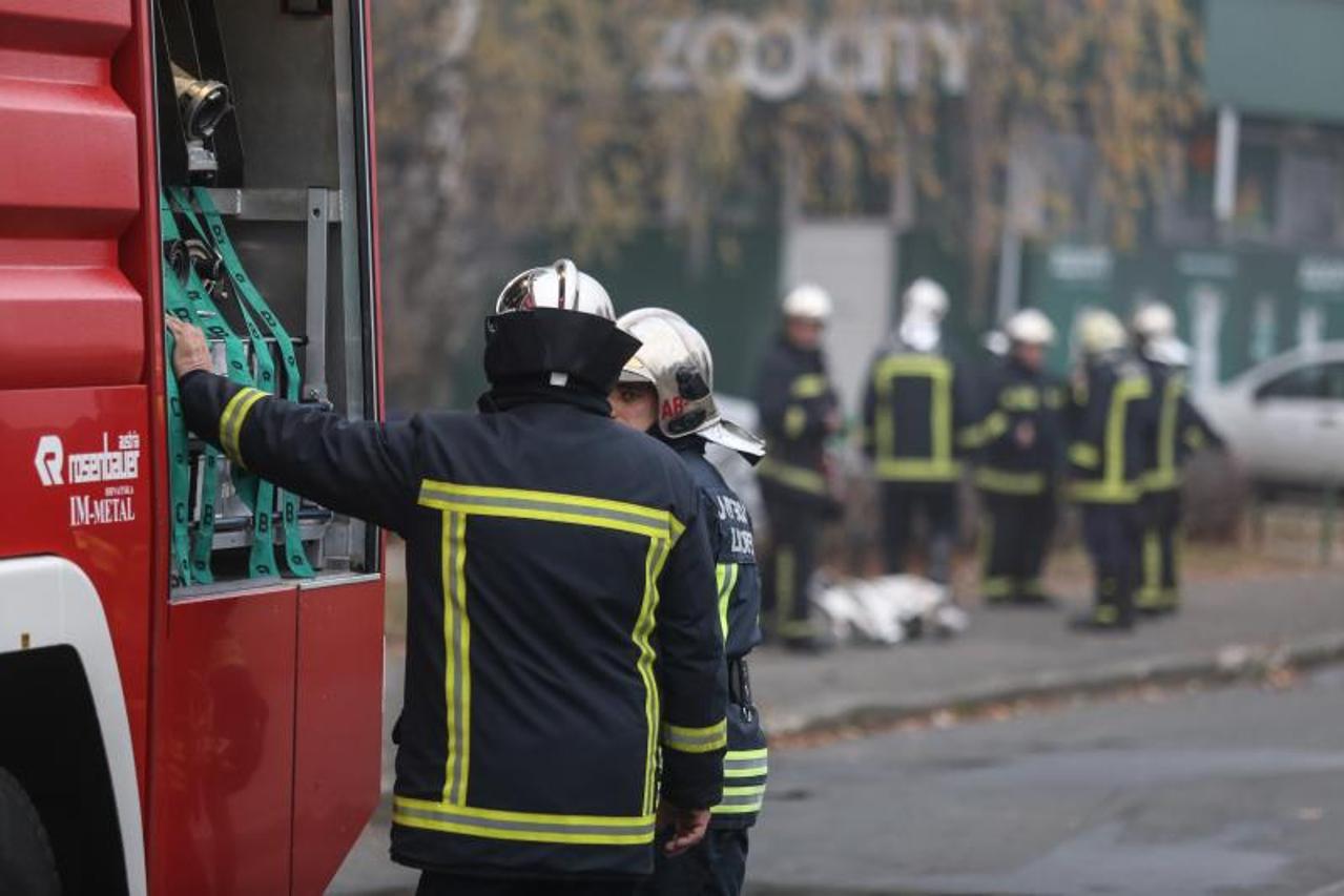 Zagreb: U jutarnjim satima požar zahvatio stan na 12. katu zgrade u Turininoj 4