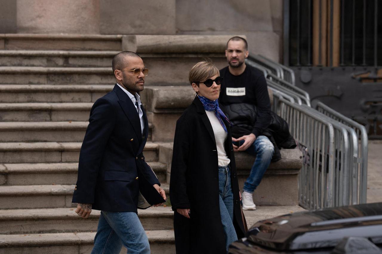 Dani Alves Acquitted of Assault, Passports Returned in Court - Barcelona