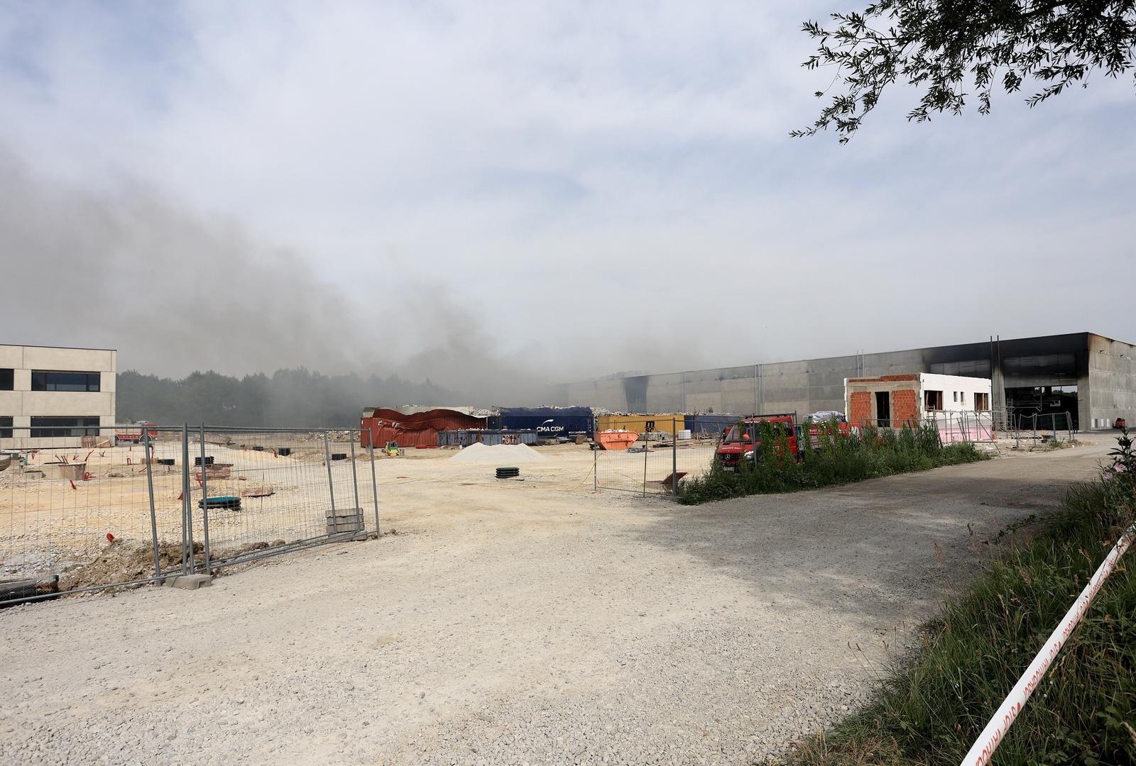 20.06.2024., Zapresic - Zgariste tvrtke Eko Flor u Industrijskoj ulici gdje je tijekom jucerasnjeg dana izbio veliki pozar.  Photo: Marko Prpic/PIXSELL