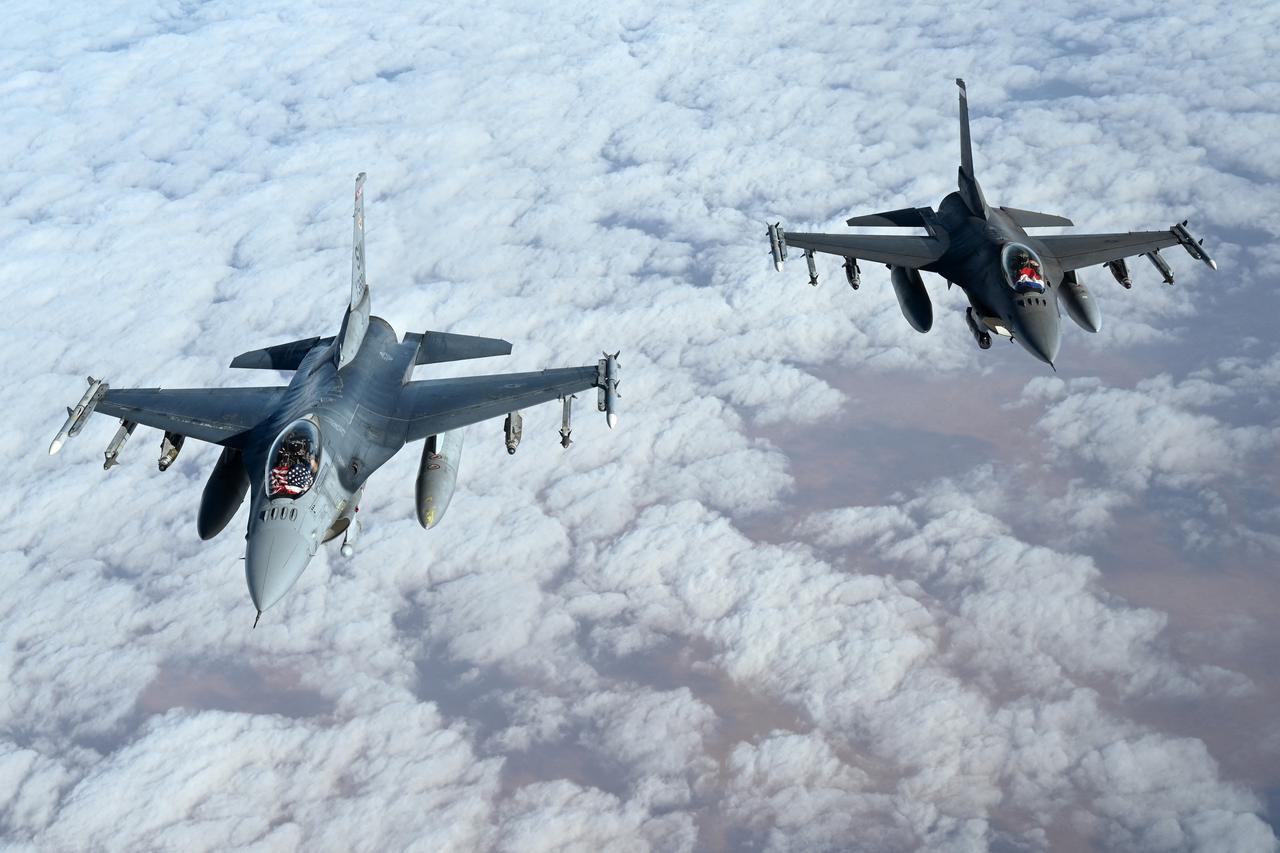 Ukraine Aims For F-16 Fighter Jets