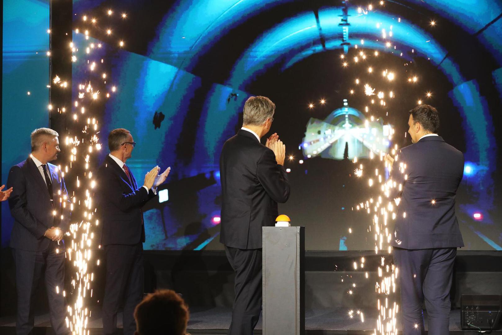 Na svečanosti otvaranja sudjelovali su generalni direktor koncesionara Bina Istre Dario Silić, predsjednik Vlade Andrej Plenković, ministar mora prometa i infrastrukture Oleg Butković te istarski i primorsko-goranski župani Boris Miletić i Ivica Lukanović. 