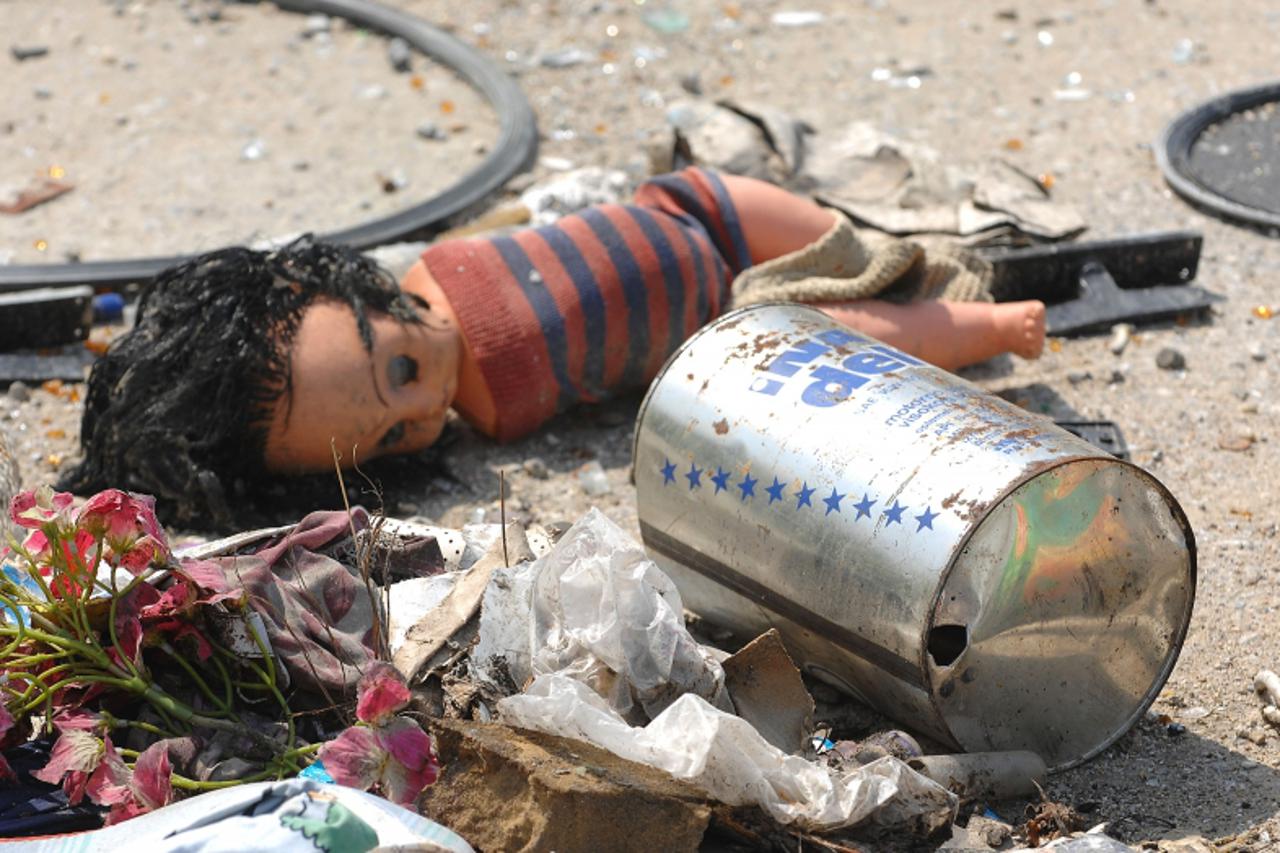 \'Zagreb, vrtni put,   23.07.2009. Divlje odlagaliste otpada na krizanju  Micevecke ulice i Vrtnog puta.  Photo: Patrik Macek/Vecernji list\'