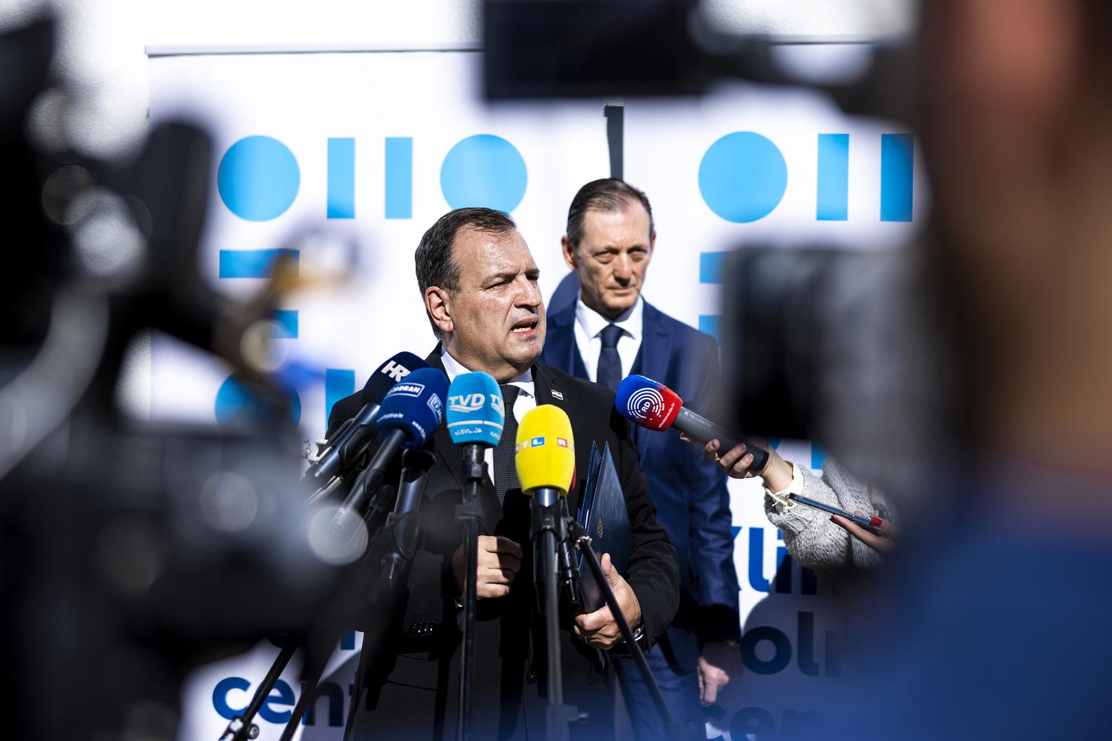 15.02.2023., Split - Obiljezavanje Dana Klinickog bolnickog centra Split zapocelo je obilaskom cetiriju uredaja kupljenih iz Nacionalnog plana otpornosti i oporavka, nakon cega je odrzana konferencija za medije na kojoj su za izjave bili dostupni ministar zdravstva Vili Beros i ravnatelj KBC-a Split Julije Meštrovic. Photo: Milan Sabic/PIXSELL