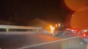 VIDEO Jeziv video iz Omiša: Vozač u zapaljenom autu jurio cestom, u panici bježao pred požarom